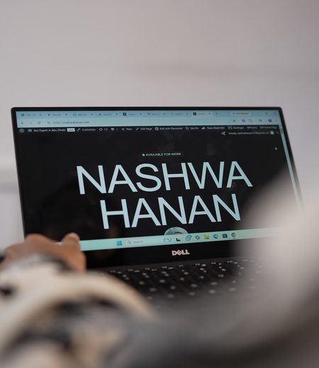 nashwa laptop 450x520.jpg